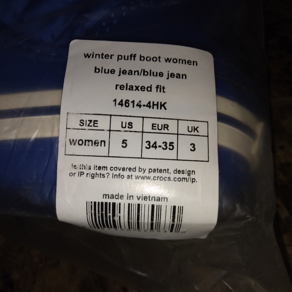 Women's Crocs Winter Puff Boots - Picture 4 of 4
